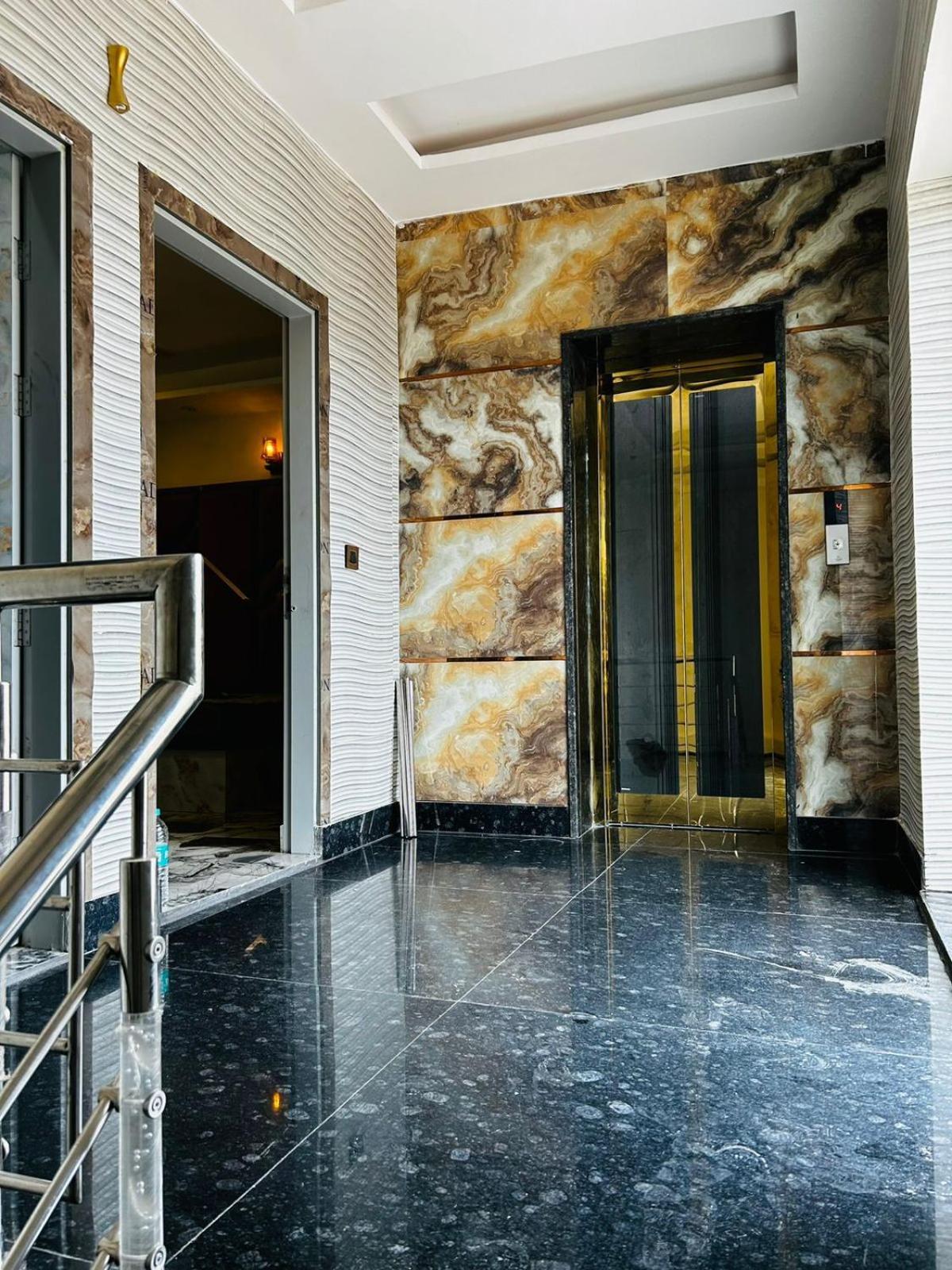 Vibe Communal Living Gurgaon Exterior photo