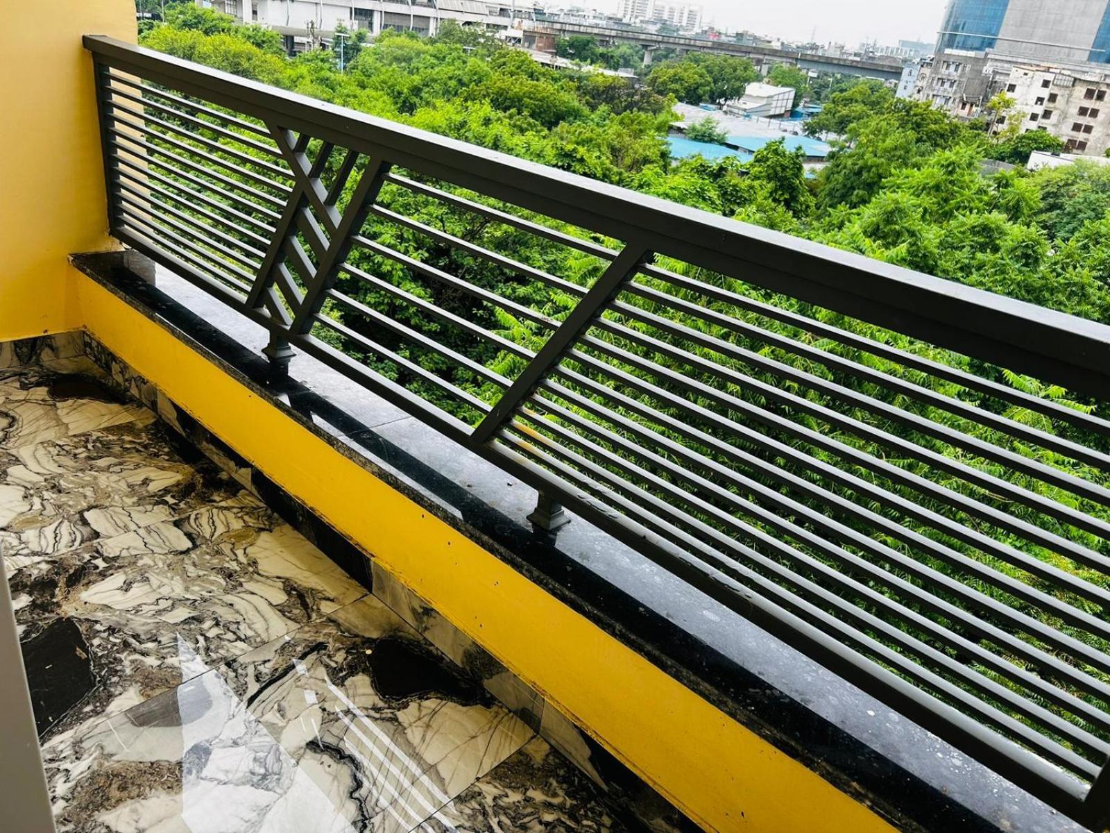 Vibe Communal Living Gurgaon Exterior photo